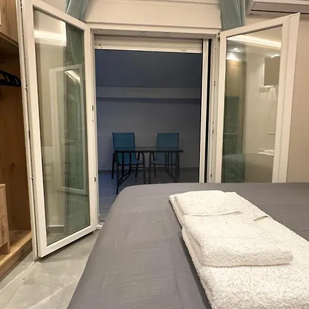 Luxury Semi Basement Apartment With Terrace-3